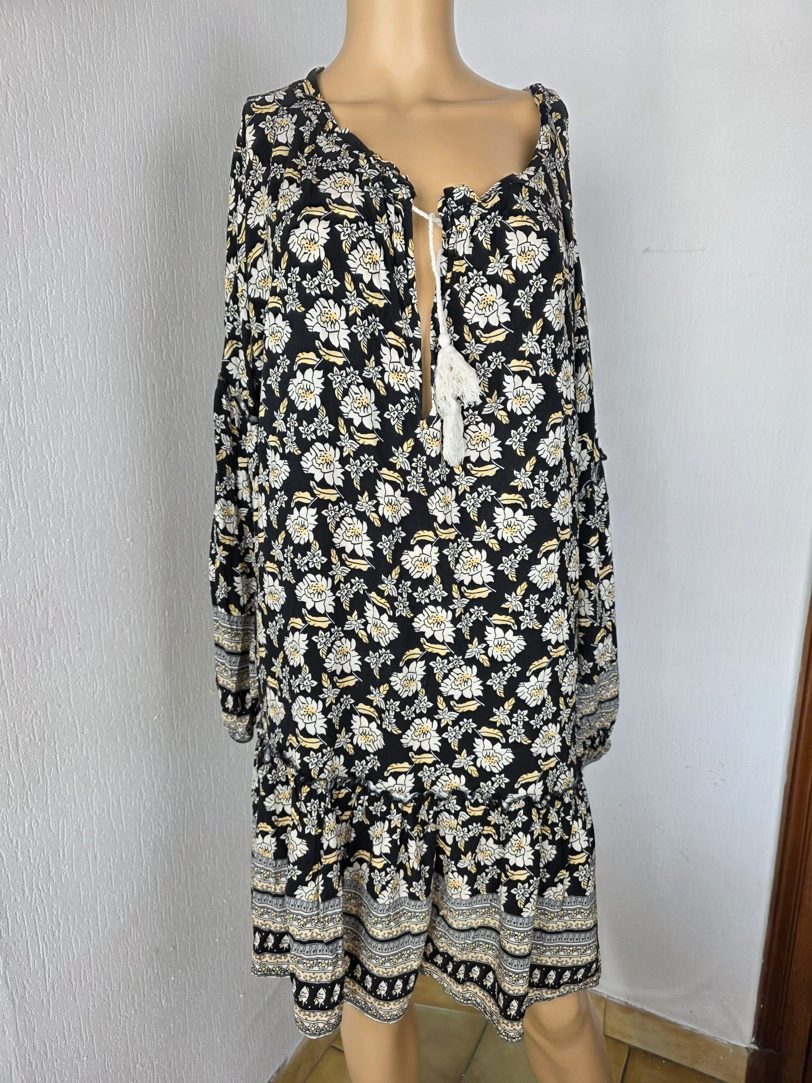 Robe bohème fleurie Chantal B taille unique 36 au 42/44 mesures descriptif